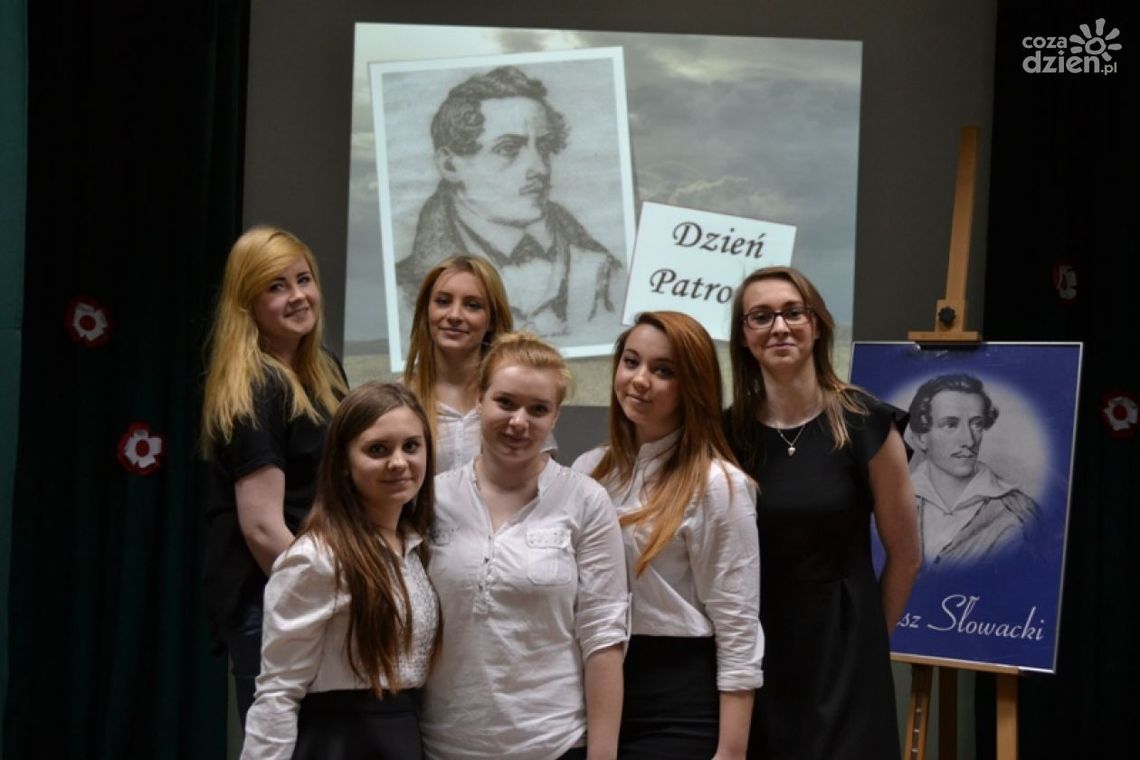 Oferta edukacyjna.  IX Liceum Ogólnokształcące im. J.Słowackiego w Radomiu