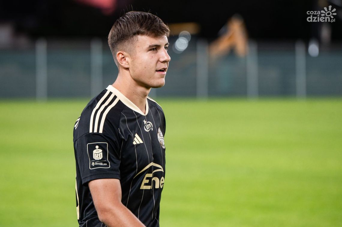 Oficjalnie: Młodzieżowiec odchodzi z Radomiaka