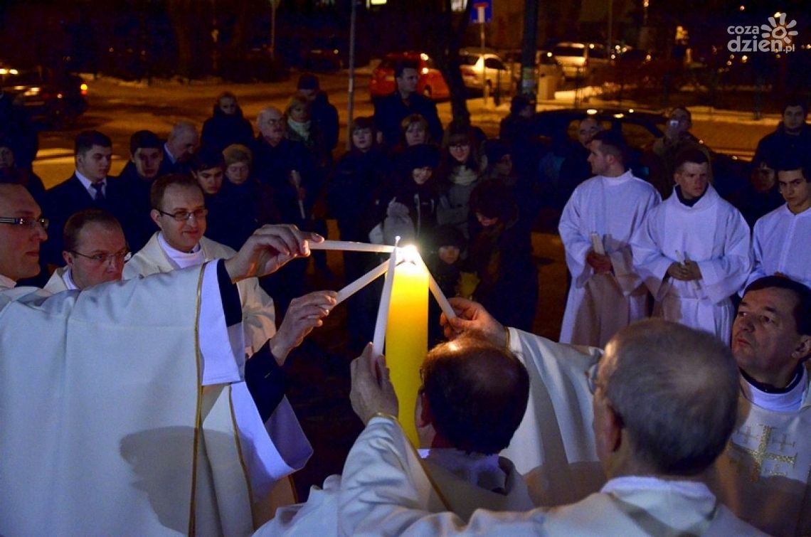 Ogień i woda, czyli Liturgia Wigilii Paschalnej