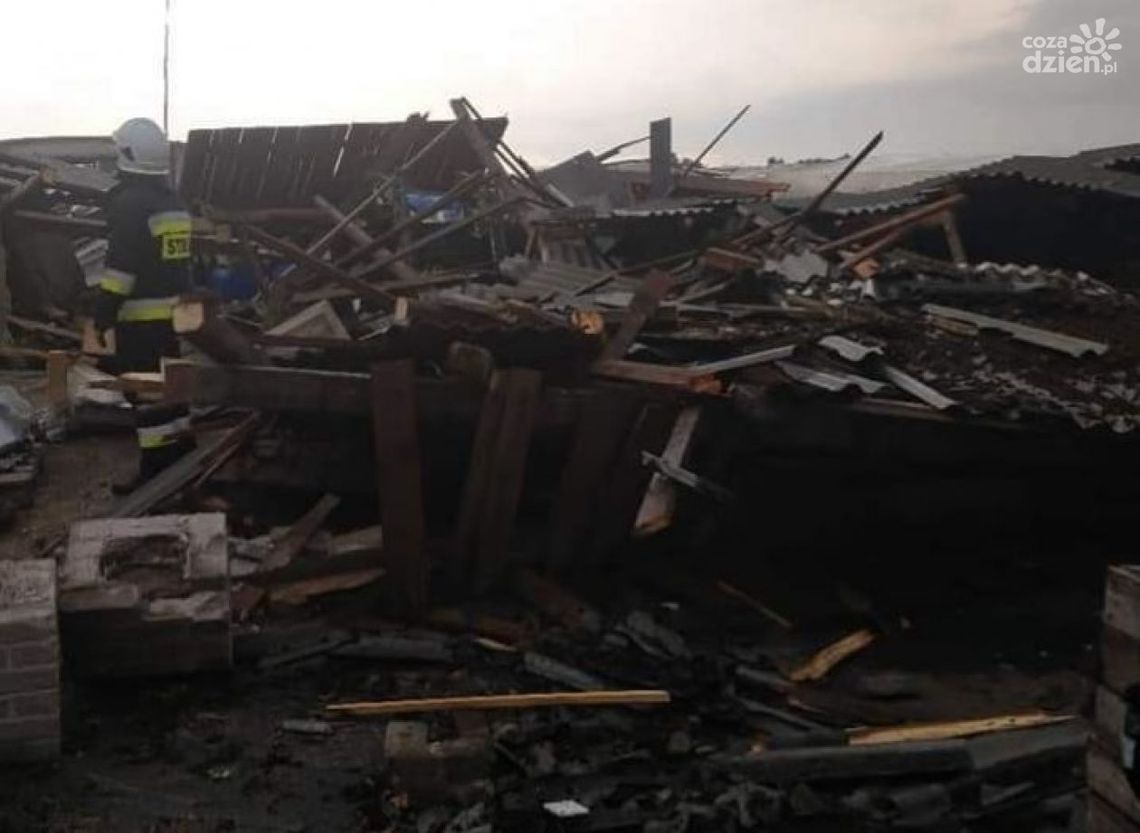 Ogromna nawałnica przeszła nad gminą Klwów. Uszkodzone dachy i tunele