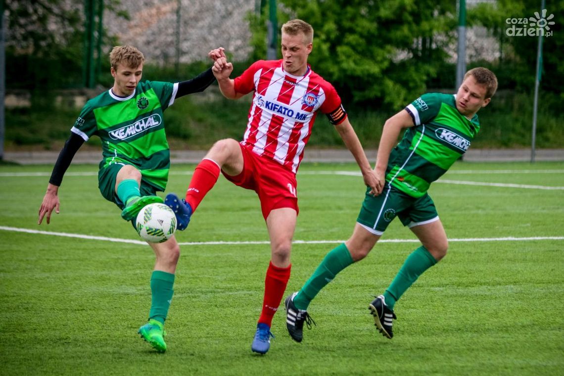 Okręgówka. Derby Radomia i mecze o awans