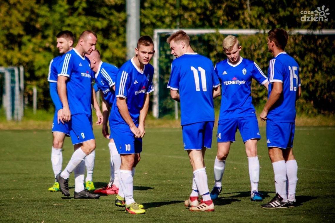 Okręgówka. Lider kontra outsider, hit w Grójcu