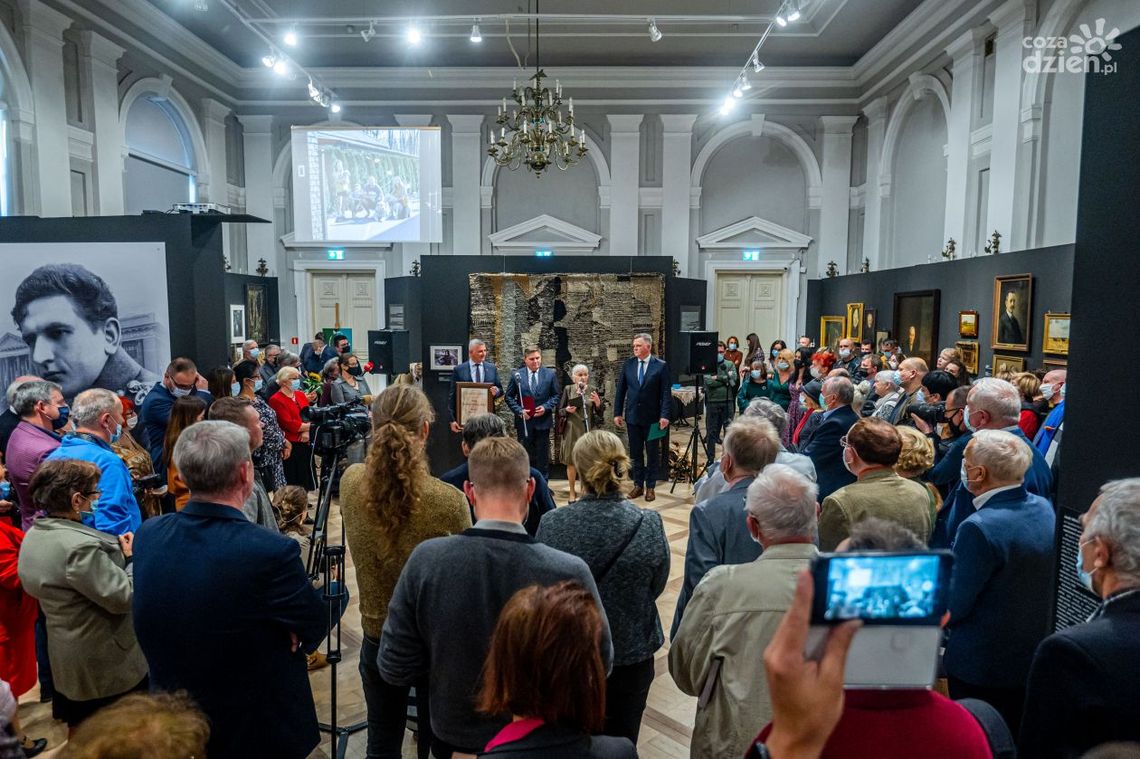 Opowieść malowana portretem Opowieść malowana portretem