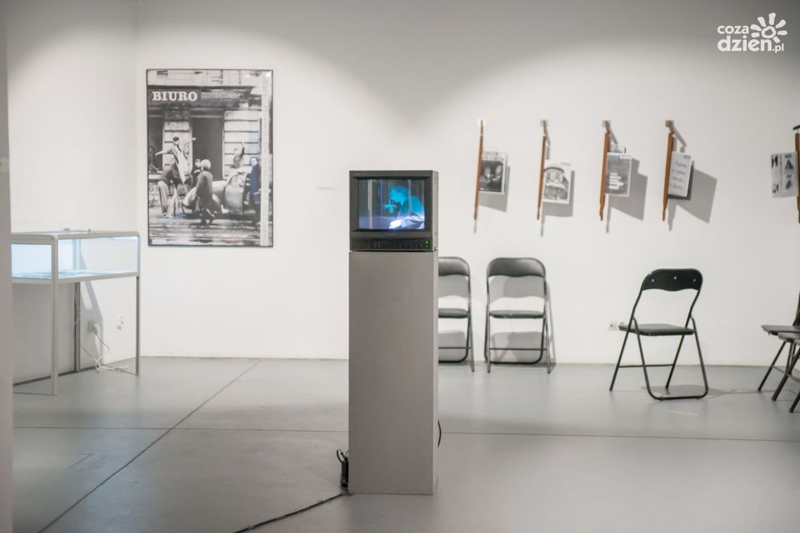 Oprowadzą po wystawie Andrzeja Paruzela