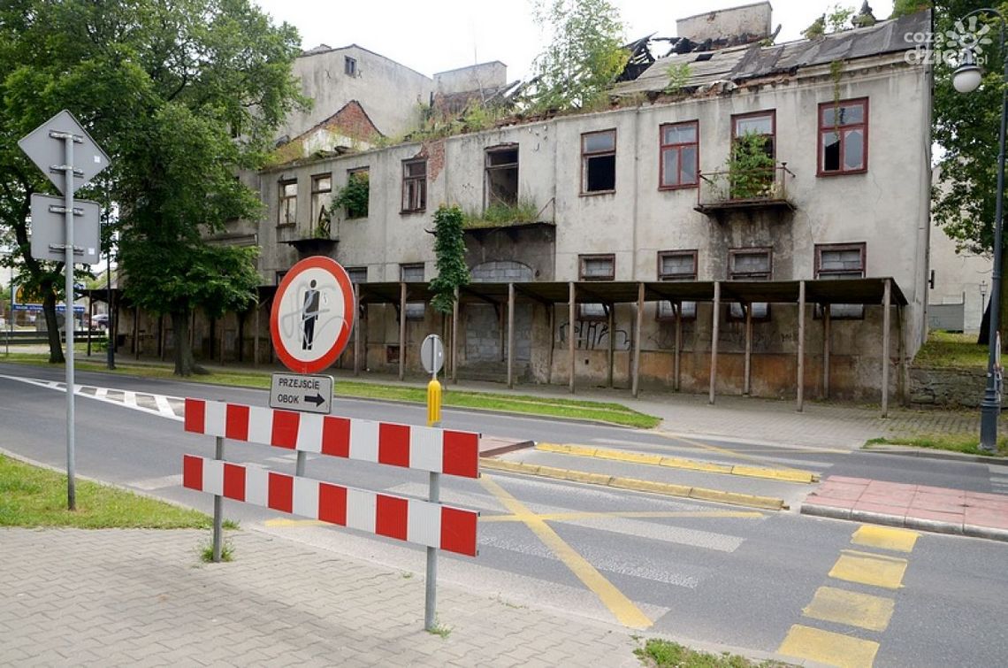 Opuszczona kamienica przestanie straszyć