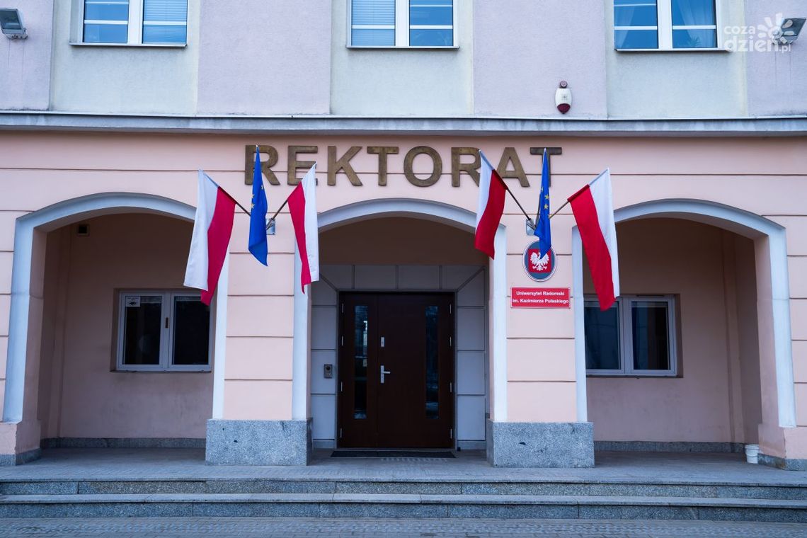 Ostatni dzwonek. Dobiega końca rekrutacja na studia na Uniwersytecie Radomskim Ostatni dzwonek. Dobiega końca rekrutacja na studia na Uniwersytecie Radomskim