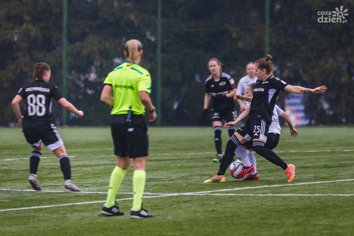 Ostatni wyjazd HydroTrucku Radom w sezonie i pierwsze punkty piłkarek?