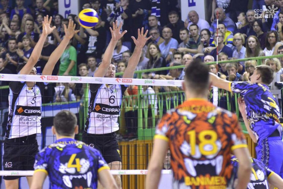 Ostatni zespół w tabeli kolejnym rywalem Czarnych