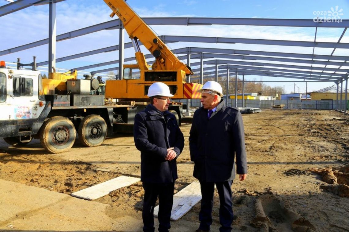 Ostrowiec. Powstaje nowa hala targowa