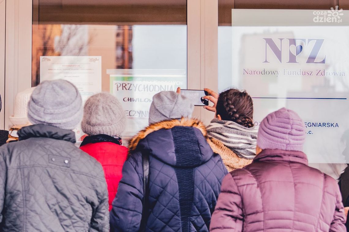 Pacjent z podejrzeniem koronawirusa w szpitalu. Zamknięta przychodnia Pacjent z podejrzeniem koronawirusa w szpitalu. Zamknięta przychodnia