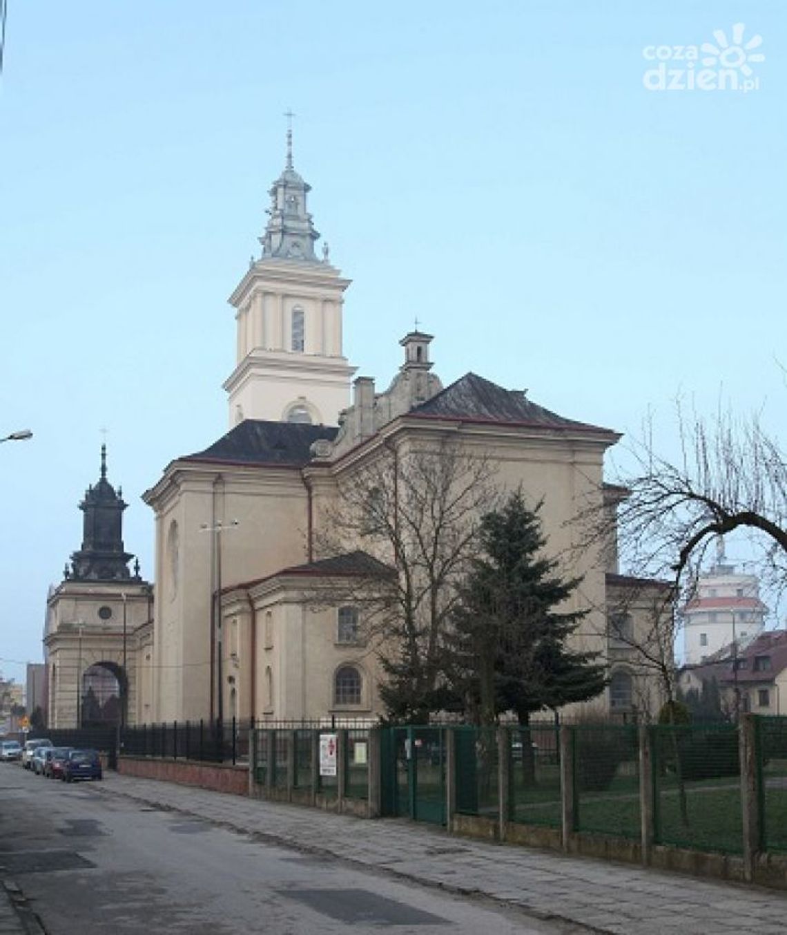 Pamiątkowe tabliczki dla wiernych w kościele na Glinicach