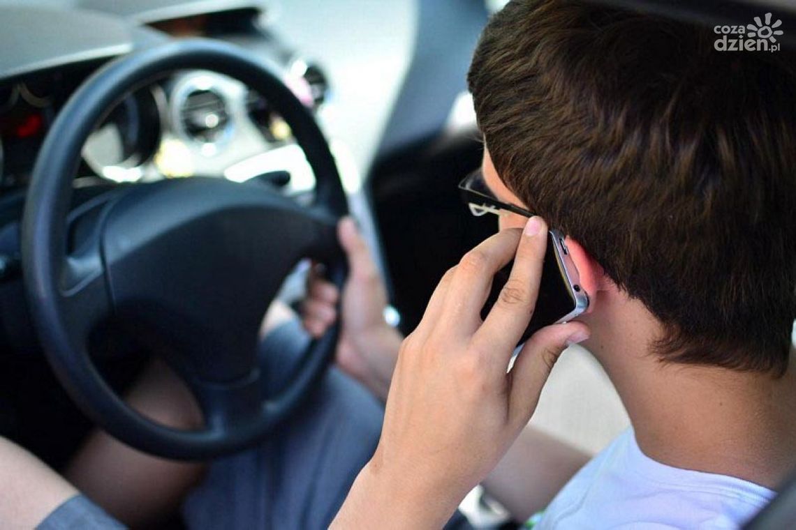 Pamiętaj! 5 punktów karnych za rozmowę przez telefon Pamiętaj! 5 punktów karnych za rozmowę przez telefon