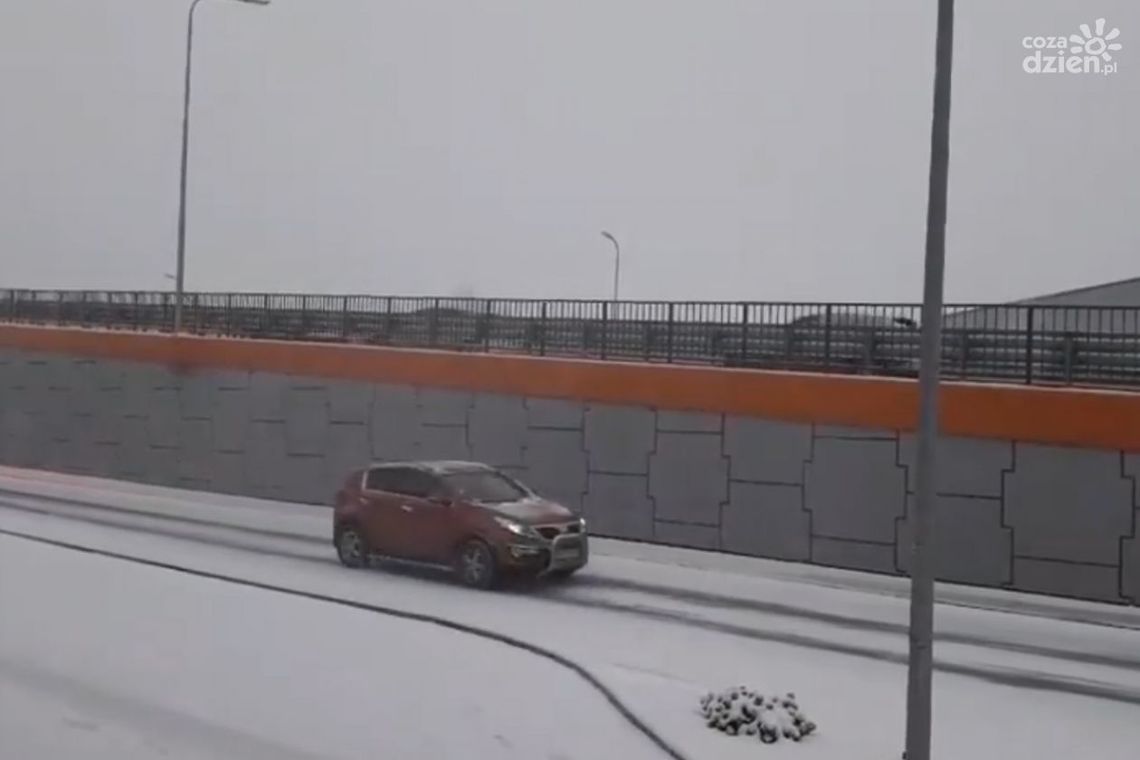 Paraliż miasta! Zima zaskoczyła drogowców