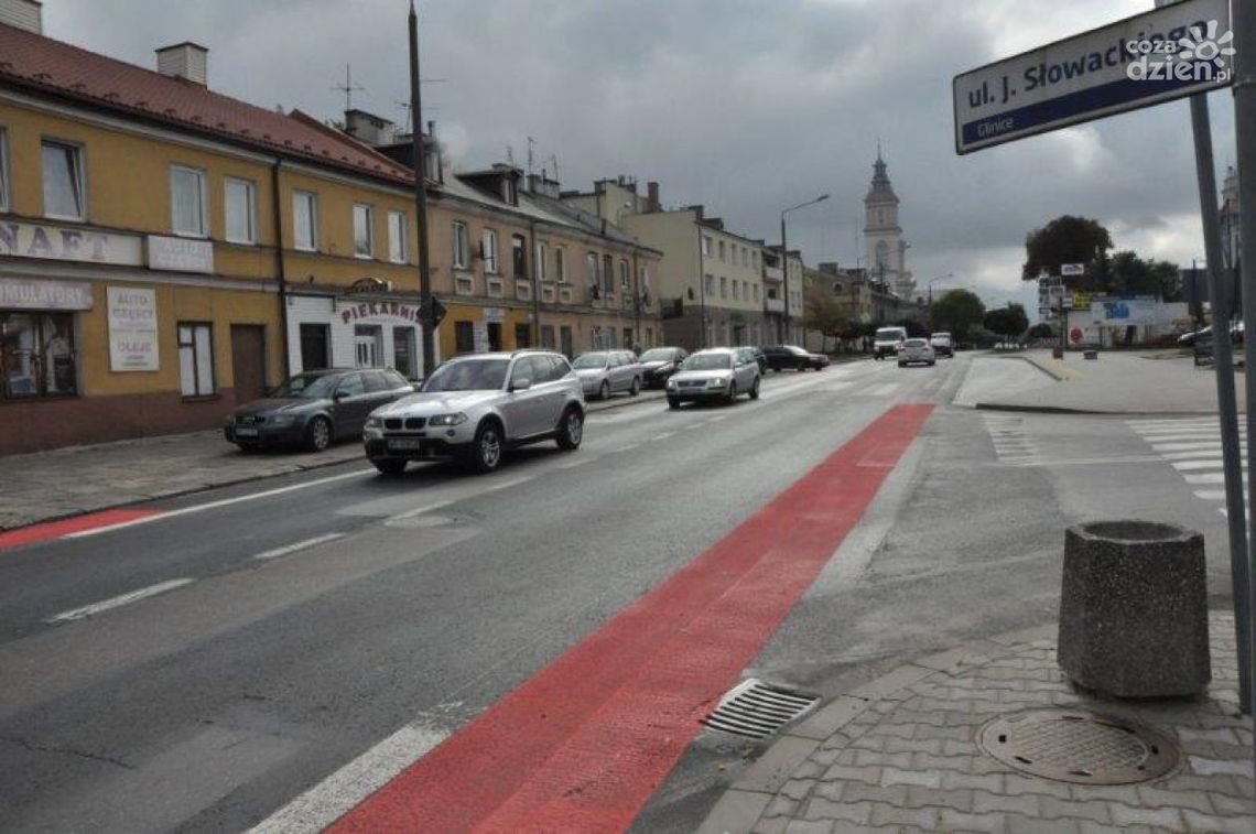 Pasy dla rowerzystów na Słowackiego