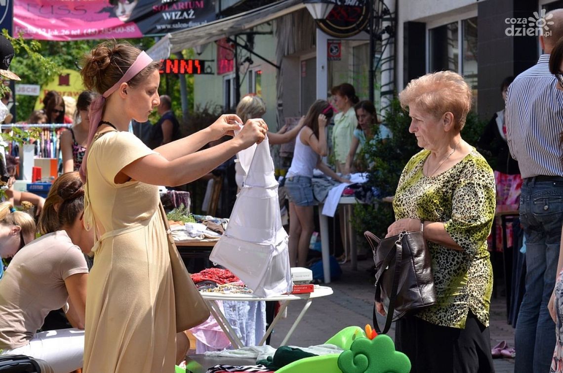 Pchli Targ tym razem na Ustroniu Pchli Targ tym razem na Ustroniu