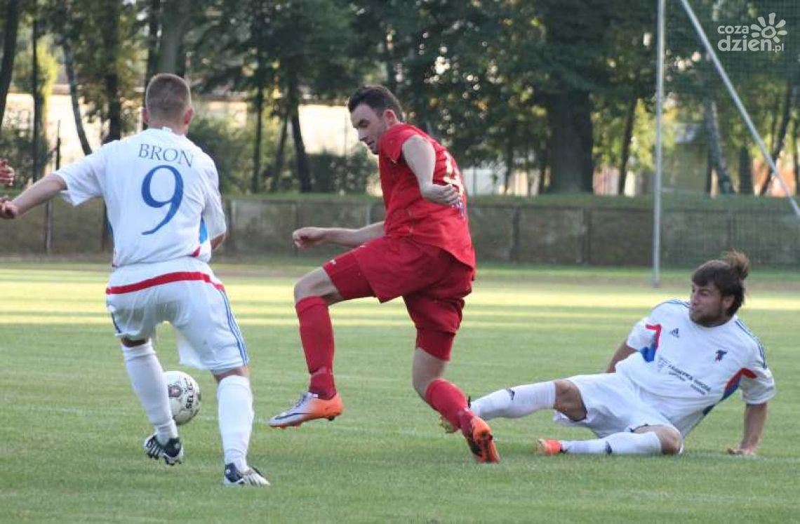 Pewna wygrana Broni w Wieluniu na inaugurację