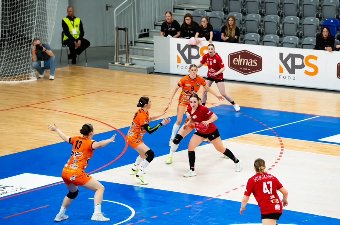 Pewna wygrana Elmas-KPS APR-u Radom z Legnicą