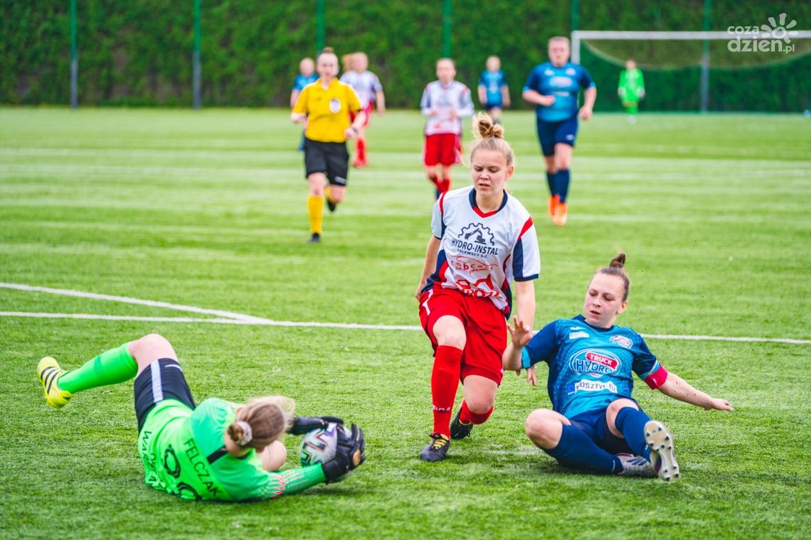 Pewne zwycięstwo piłkarek HydroTrucku na zakończenie sezonu