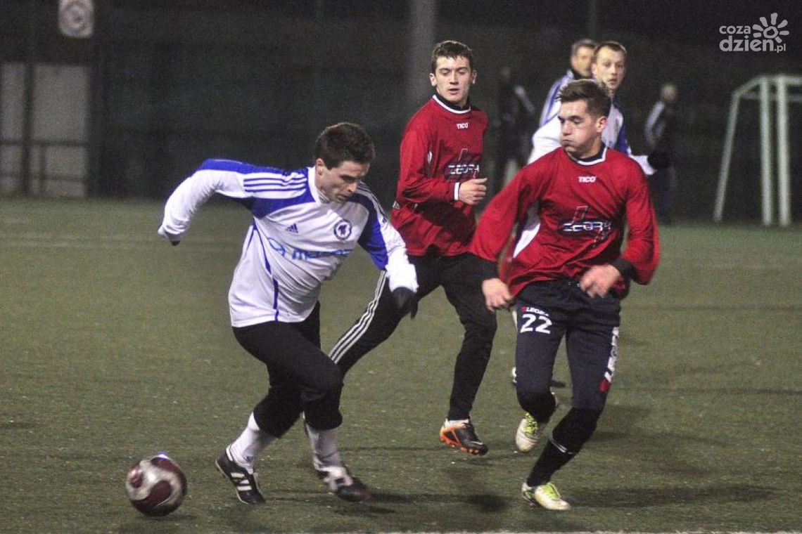 Piąty sparingowy triumf Broni