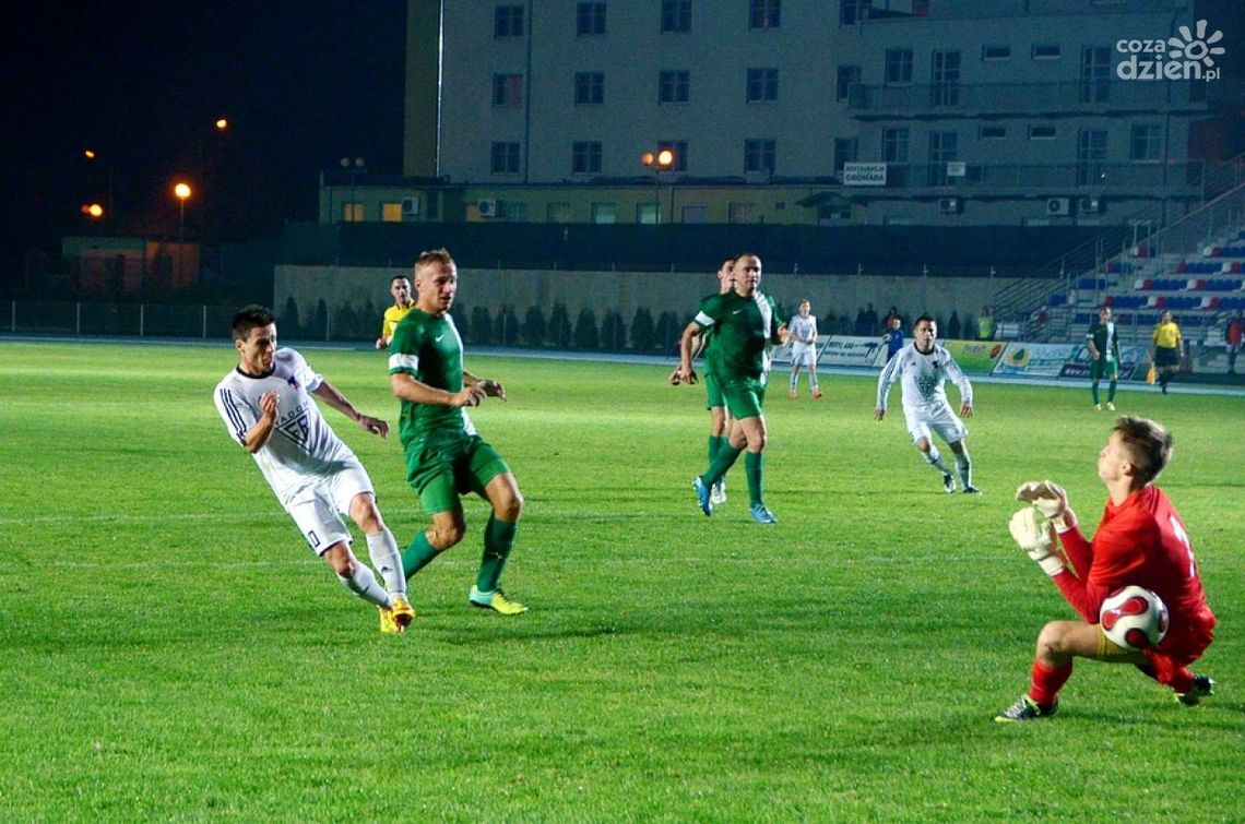 Pięć bramek w meczu Świt - Broń i porażka radomian Pięć bramek w meczu Świt - Broń i porażka radomian