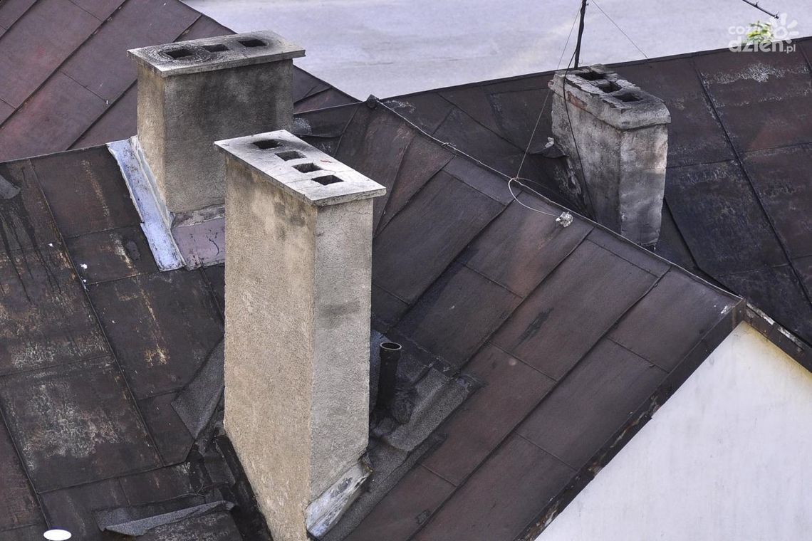 Pięć osób, w tym dziecko zatruło się czadem w domu w Jedlińsku