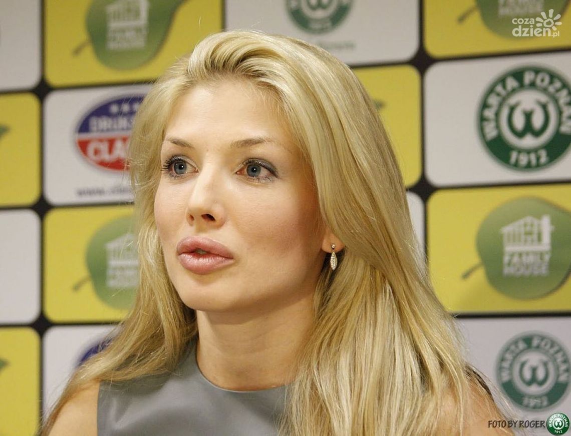 Piękna pani prezes Warty Poznań i... jej nianie Piękna pani prezes Warty Poznań i... jej nianie