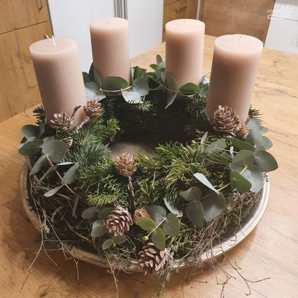 Piękne kompozycje bożonarodzeniowe? Poznaj flosi.pl!