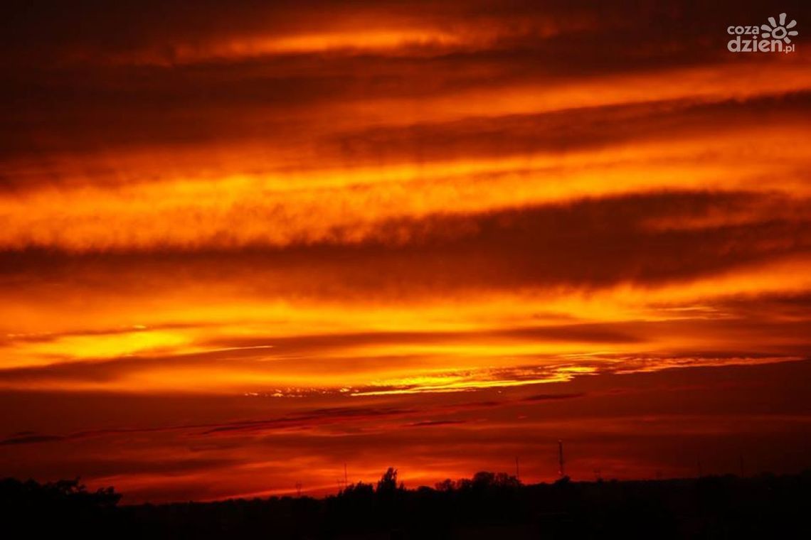 PIĘKNY ZACHÓD SŁOŃCA NAD RADOMIEM PIĘKNY ZACHÓD SŁOŃCA NAD RADOMIEM