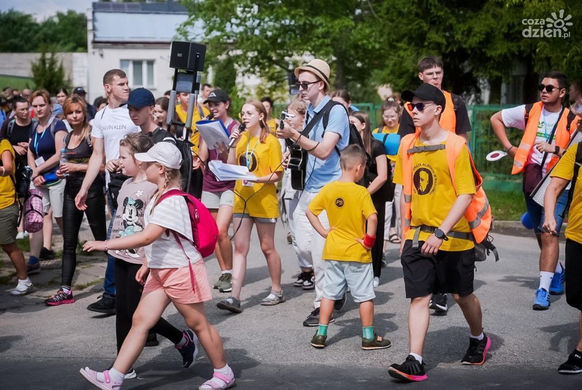Pielgrzymi ruszyli na szlak. Cel podróży - Częstochowa Pielgrzymi ruszyli na szlak. Cel podróży - Częstochowa