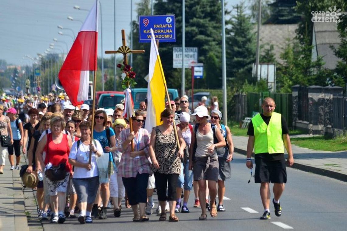 Pielgrzymi z Radomia wyruszyli na Jasną Górę Pielgrzymi z Radomia wyruszyli na Jasną Górę