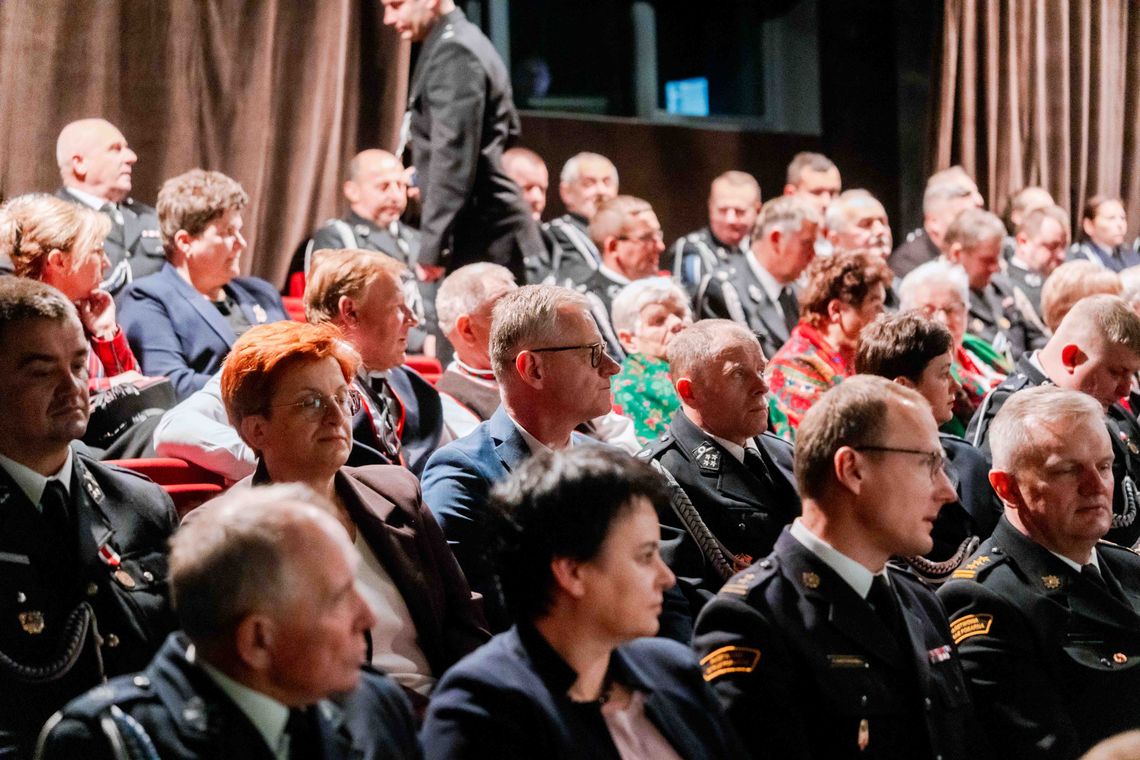 Pieniądze dla ochotniczych straży pożarnych z regionu radomskiego. Zyskają nowy sprzęt i wyposażenie KRUS i strażacy