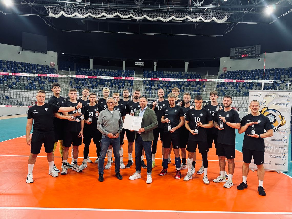 Pierrot wciąż z Czarnymi Radom