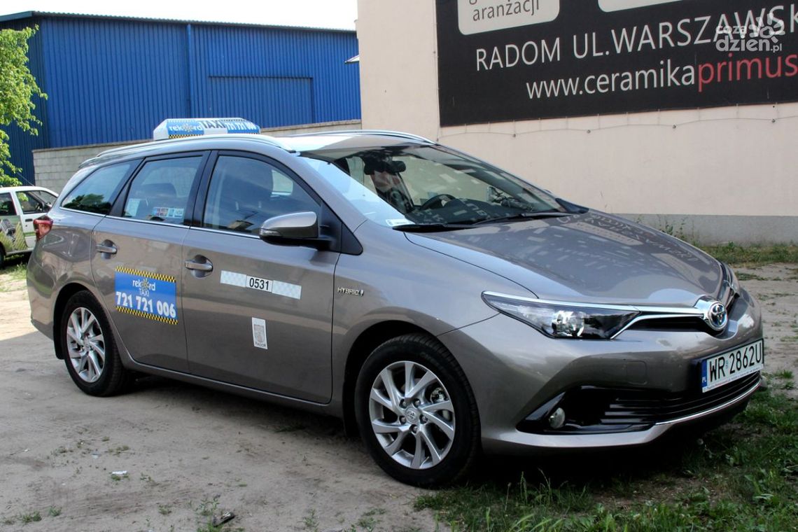 Pierwsza hybryda w Rekord Taxi
