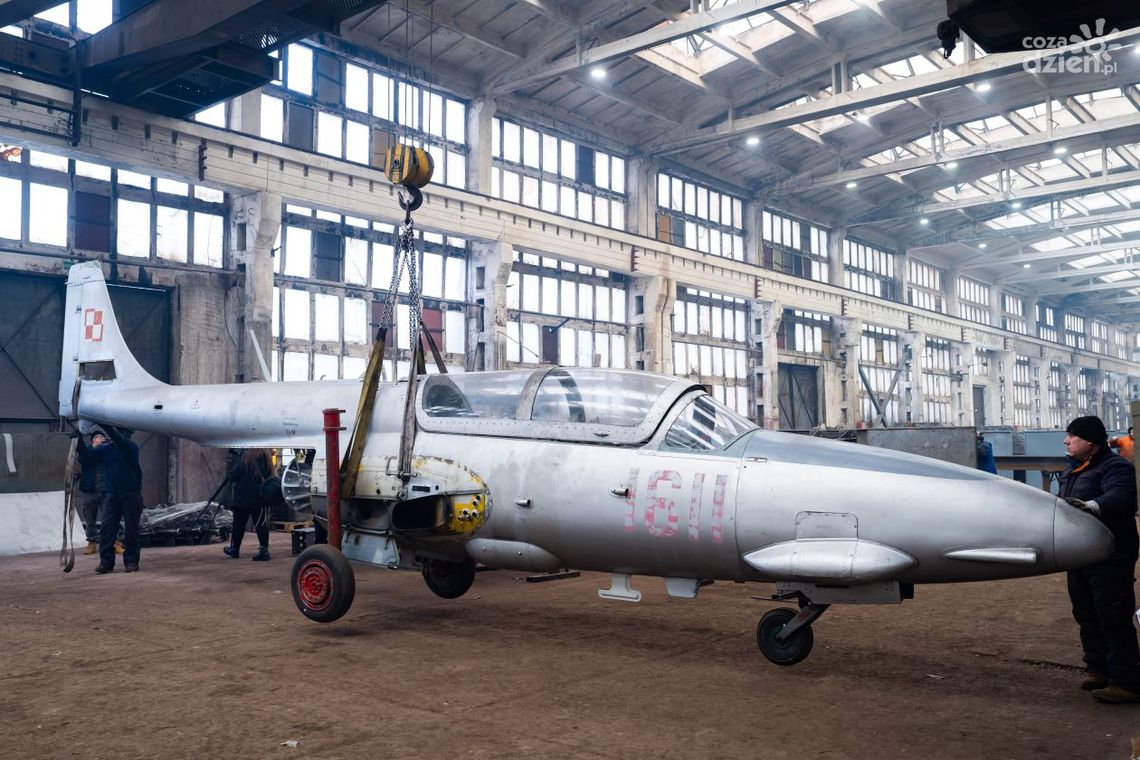 Pierwsza Iskra opuściła halę i wyruszyła na lotnisko