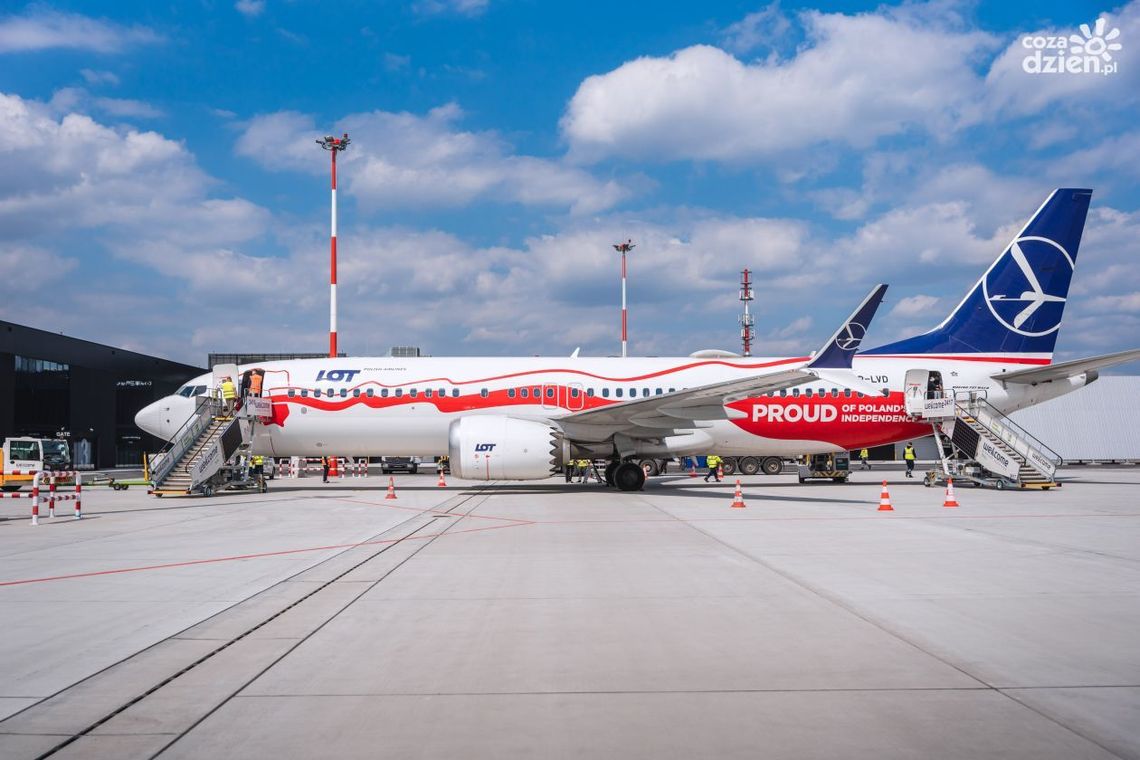 Pierwszy lot do Tirany z Radomia