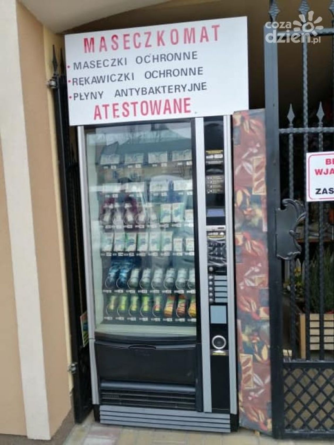 Pierwszy maseczkomat w regionie stanął w Skaryszewie