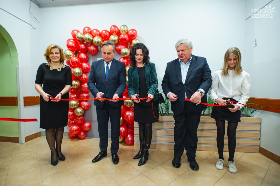 Pierwszy szkolny gabinet stomatologiczny w Jedlni-Letnisku Pierwszy szkolny gabinet stomatologiczny w Jedlni-Letnisku