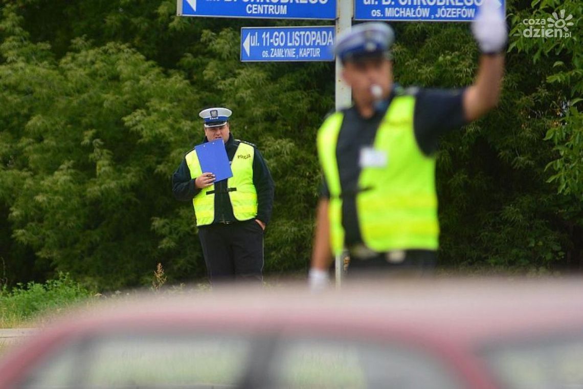 Pieszy zginął na drodze w Bielisze