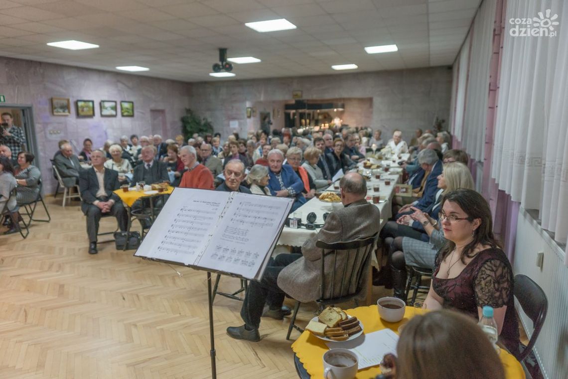 Piętnastolecie "KÓŁKA POEZJI NIE-ODKRYTEJ SZUFLADA"
