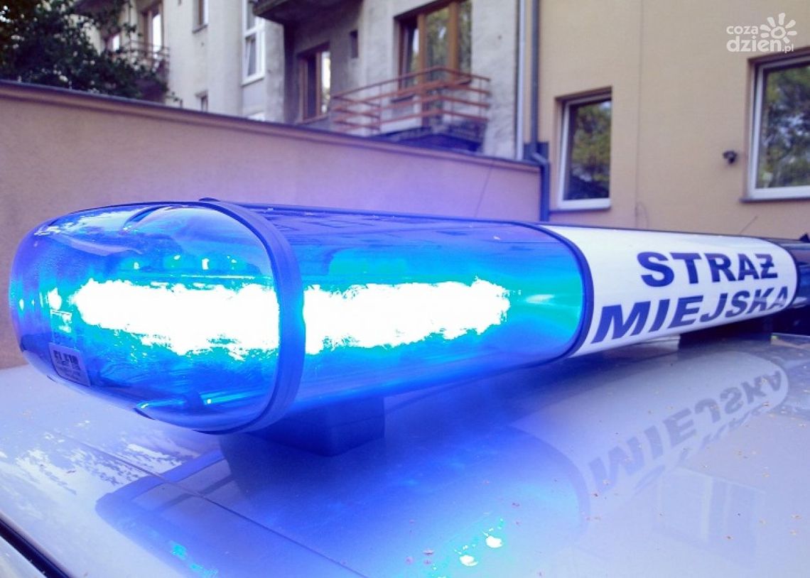 Pijany kierowca wpadł przez nieprawidłowe parkowanie