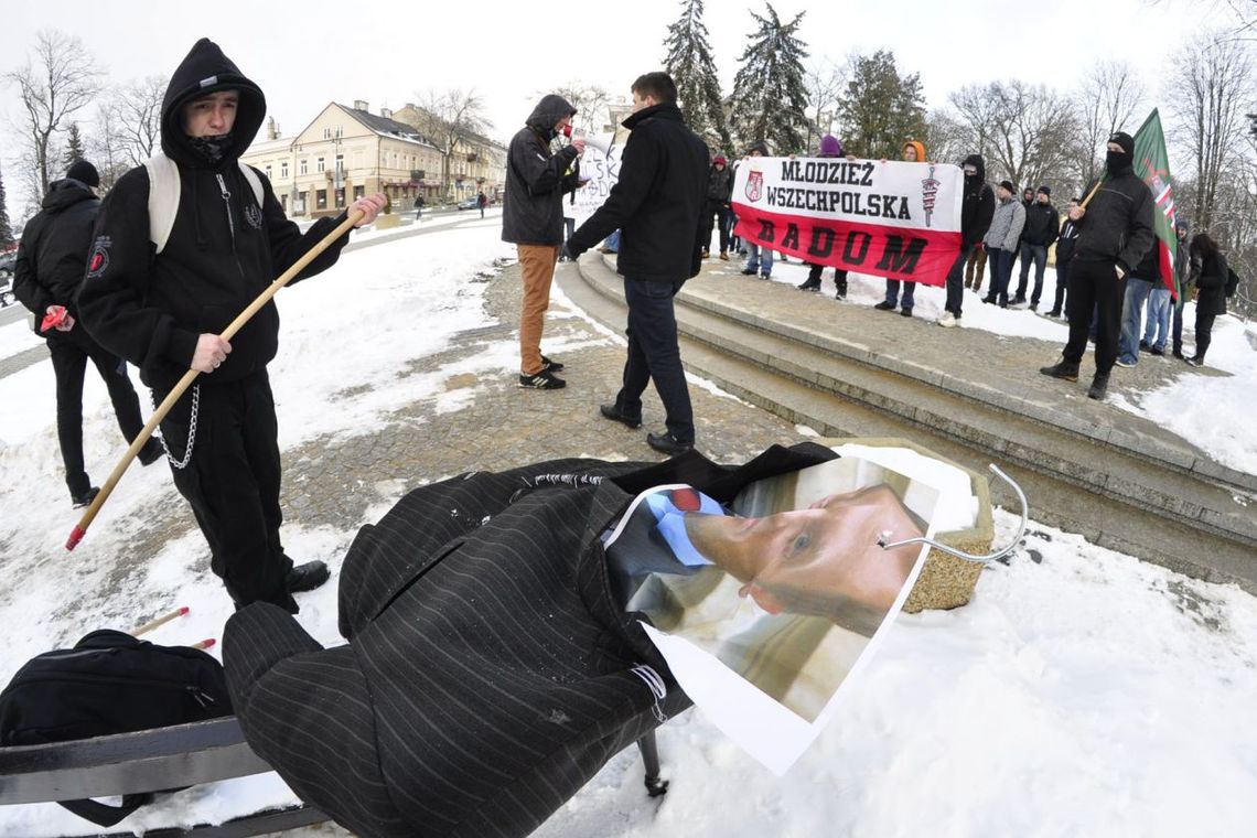 Pikieta narodowców w centrum Radomia Pikieta narodowców w centrum Radomia