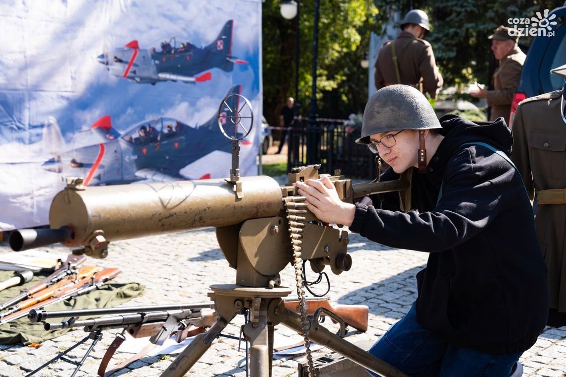 Piknik kawaleryjski na pl. Corazziego 