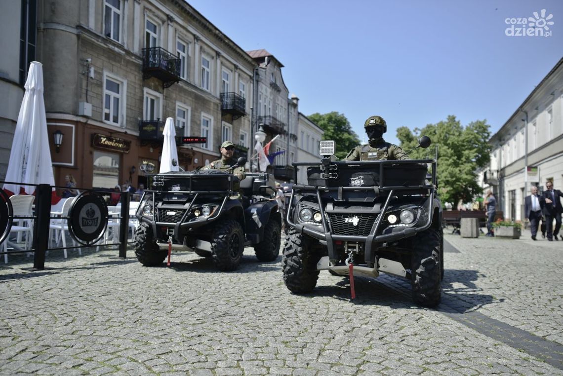 Piknik militarny z koncertami