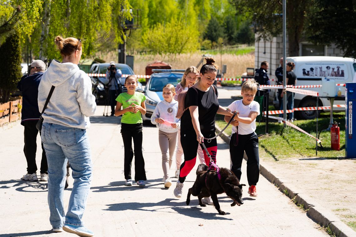 Piknik w schronisku dla zwierząt w Skaryszewie. Wspólna zabawa, której towarzyszył szczytny cel