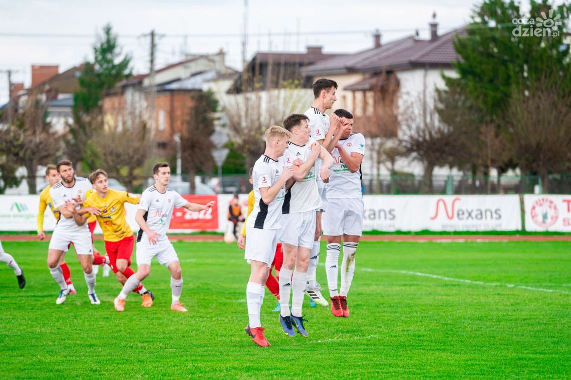 Pilica Białobrzegi pokonała Sokoła i w końcu wydostała się ze strefy spadkowej Pilica Białobrzegi pokonała Sokoła i w końcu wydostała się ze strefy spadkowej