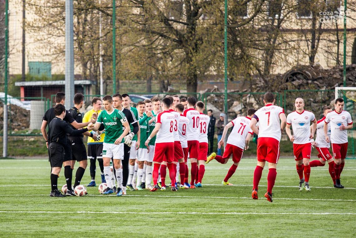 Pilica Białobrzegi wygrywa i testuje