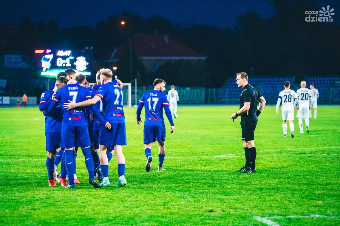 Pilica chce przerwać złą serię, a Broń podtrzymać passę domowych triumfów