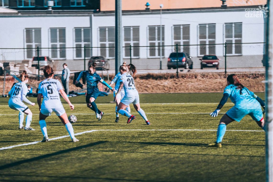 Piłkarki HydroTruck-u Radom skuteczne do bólu. Spadkowicz z Ekstraligi z bagażem pięciu goli