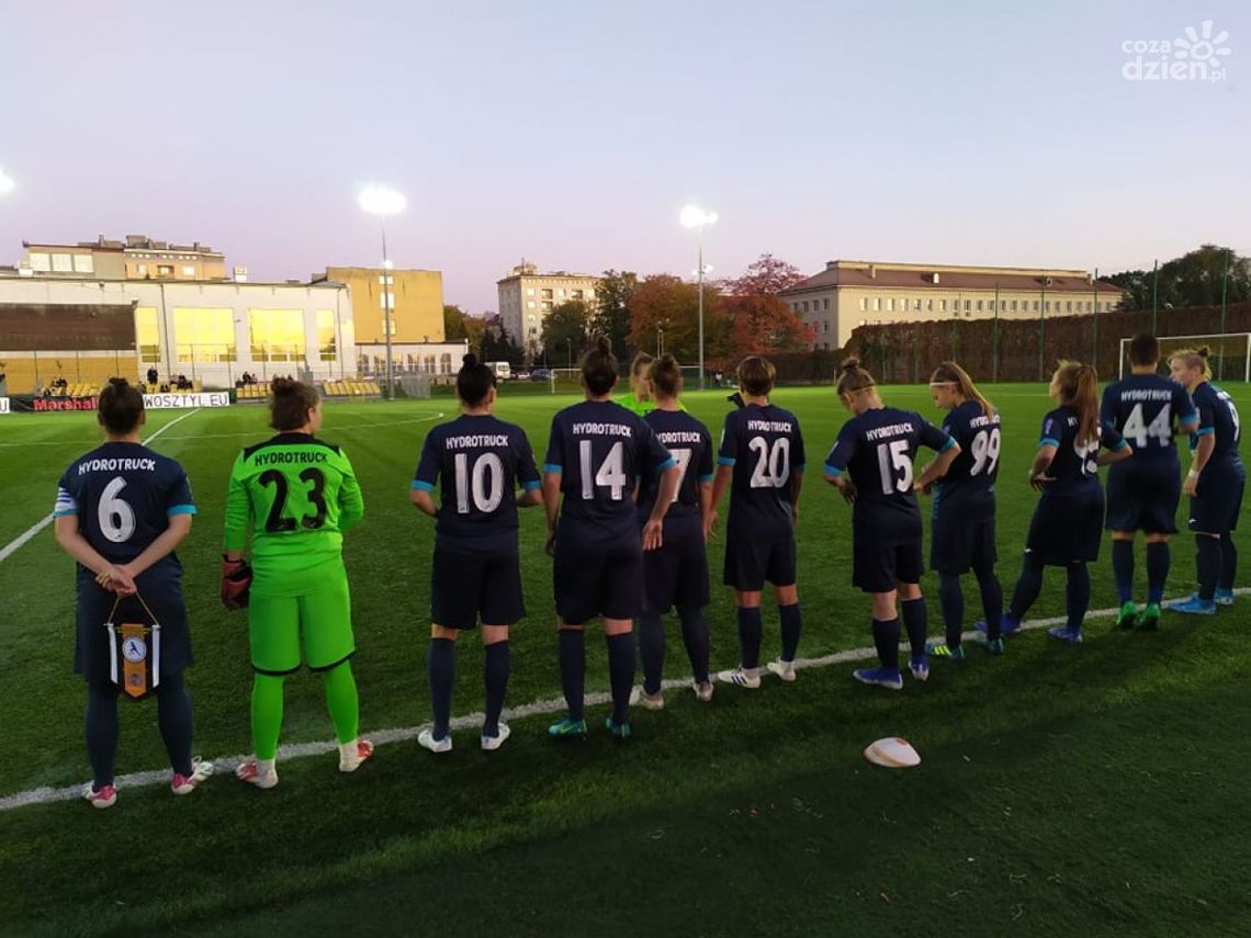 Piłkarki HydroTrucku Radom nie sprostały liderowi z Rybnika