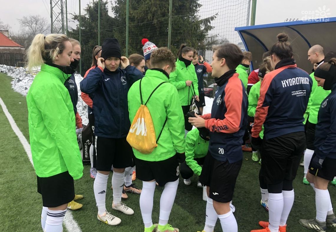 Piłkarki HydroTrucku Radom strzelają aż miło. Pół tuzina goli w bramce Górnika